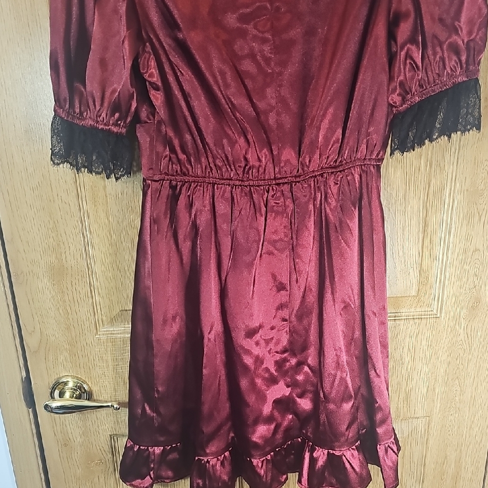 Elegant Burgundy Satin Dress with Black Lace by Abrand - Picture 12 of 12